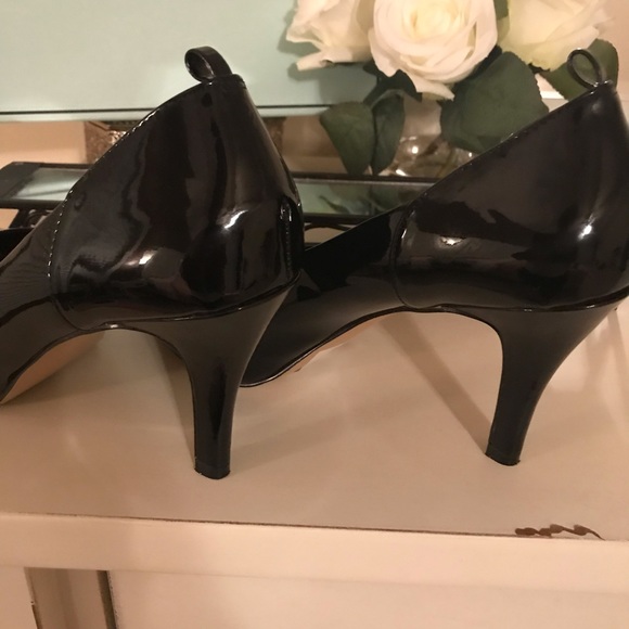 Girl Mia Black Patent Leather Pump - Picture 6 of 7